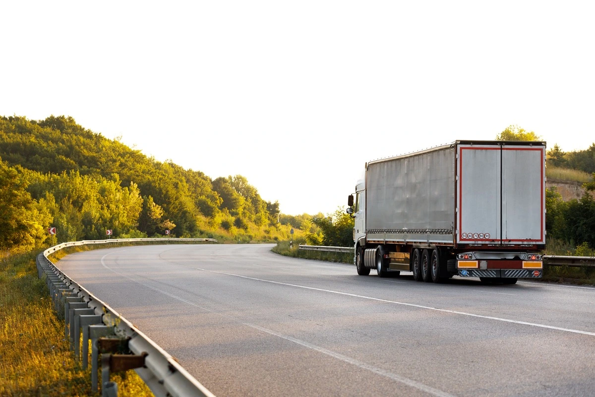 Camion sur la route